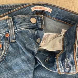 Levi’s ribcage SIZE 27